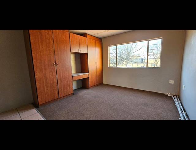 BUSINESS PROPERTY TO RENT IN PARKRAND